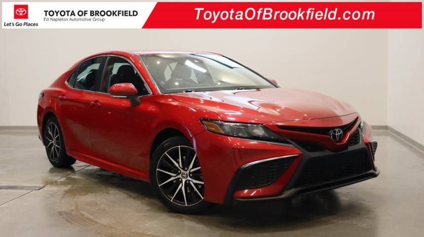 2023 Toyota Camry SE — Sedan — 53,713 mi — Brookfield, WI
