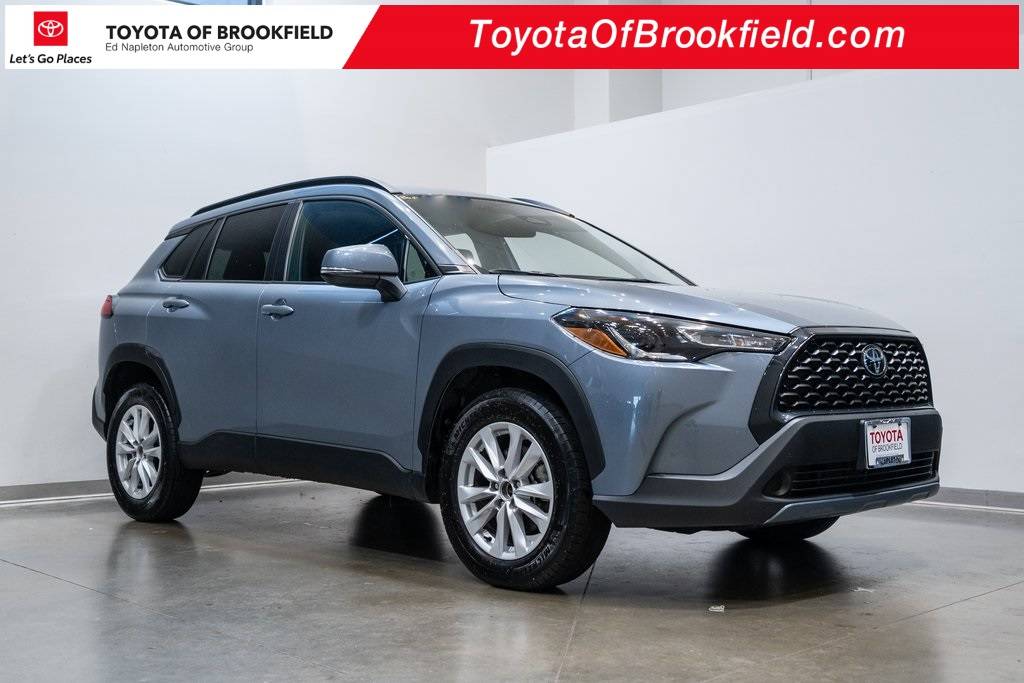 2024 Toyota Corolla Cross LE — SUV — 43,665 mi — Brookfield, WI