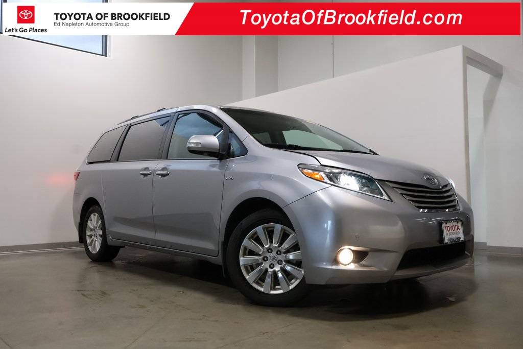 2017 Toyota Sienna Limited Premium — Minivan — 88,171 mi — Brookfield, WI