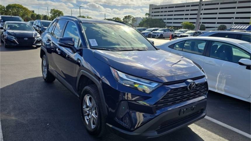 2022 Toyota RAV4 XLE — SUV — 52,337 mi — Brookfield, WI