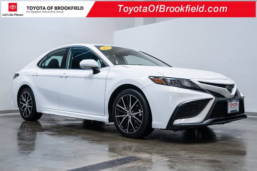 2023 Toyota Camry SE — Sedan — 51,097 mi — Brookfield, WI