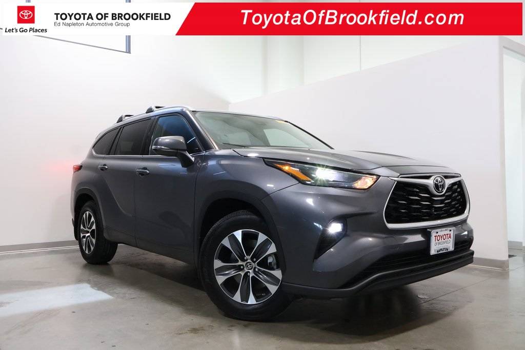2022 Toyota Highlander XLE — SUV — 57,944 mi — Brookfield, WI