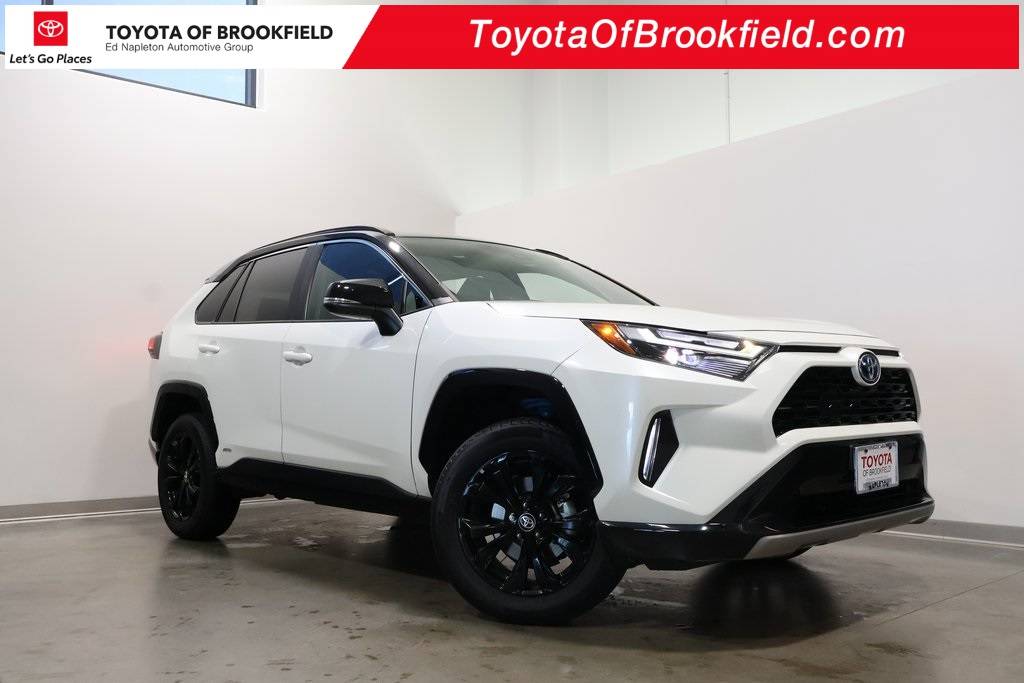 2022 Toyota RAV4 Hybrid XSE — SUV — 16,799 mi — Brookfield, WI