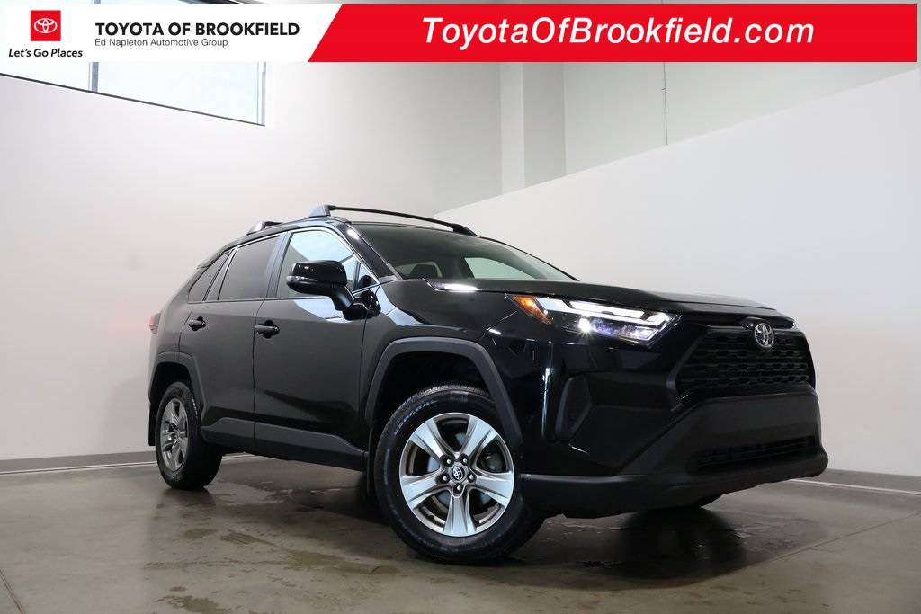 2022 Toyota RAV4 XLE — SUV — 41,897 mi — Brookfield, WI