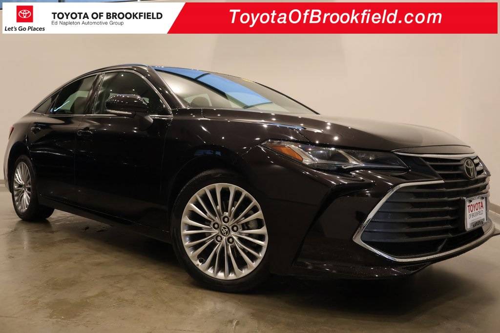 2022 Toyota Avalon Limited — Sedan — 5,187 mi — Brookfield, WI