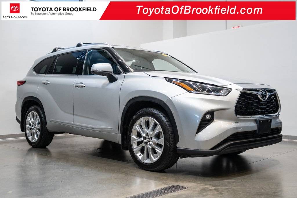 2022 Toyota Highlander Limited — SUV — 13,572 mi — Brookfield, WI