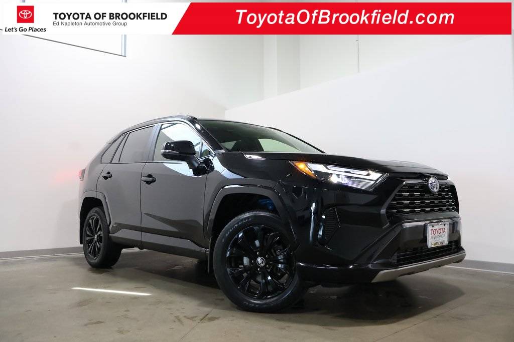 2022 Toyota RAV4 Hybrid SE — SUV — 41,338 mi — Brookfield, WI