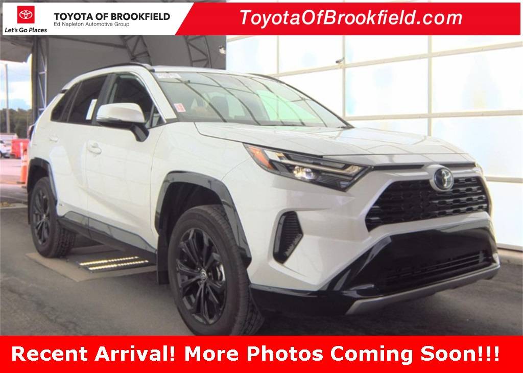 2024 Toyota RAV4 Hybrid SE — SUV — 14,850 mi — Brookfield, WI