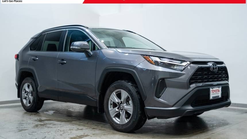 2024 Toyota RAV4 XLE — SUV — 23,078 mi — Brookfield, WI