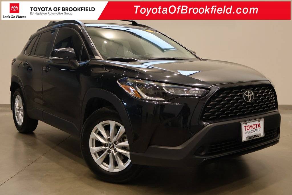 2022 Toyota Corolla Cross LE — SUV — 27,553 mi — Brookfield, WI