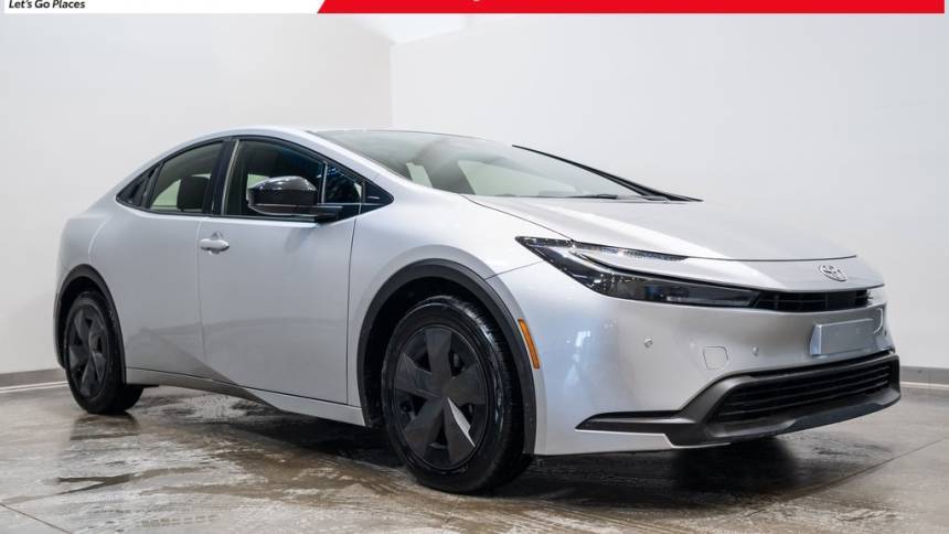 2023 Toyota Prius Limited — Hatchback — 9,417 mi — Brookfield, WI