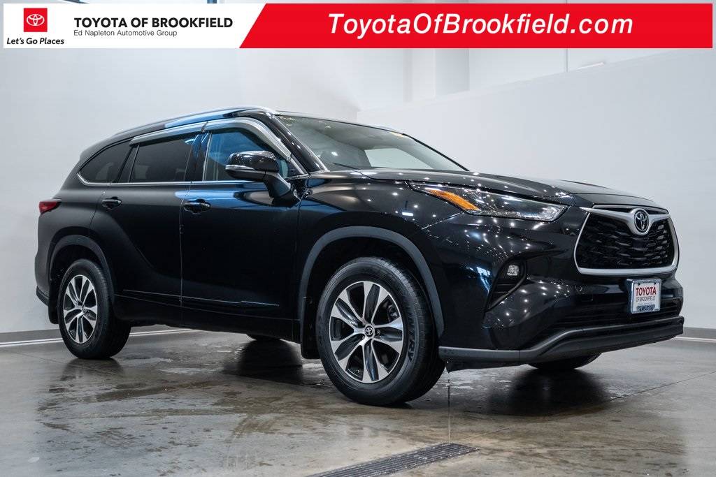 2022 Toyota Highlander XLE — SUV — 46,458 mi — Brookfield, WI
