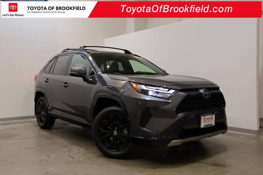 2024 Toyota RAV4 Hybrid SE — SUV — 18,055 mi — Brookfield, WI