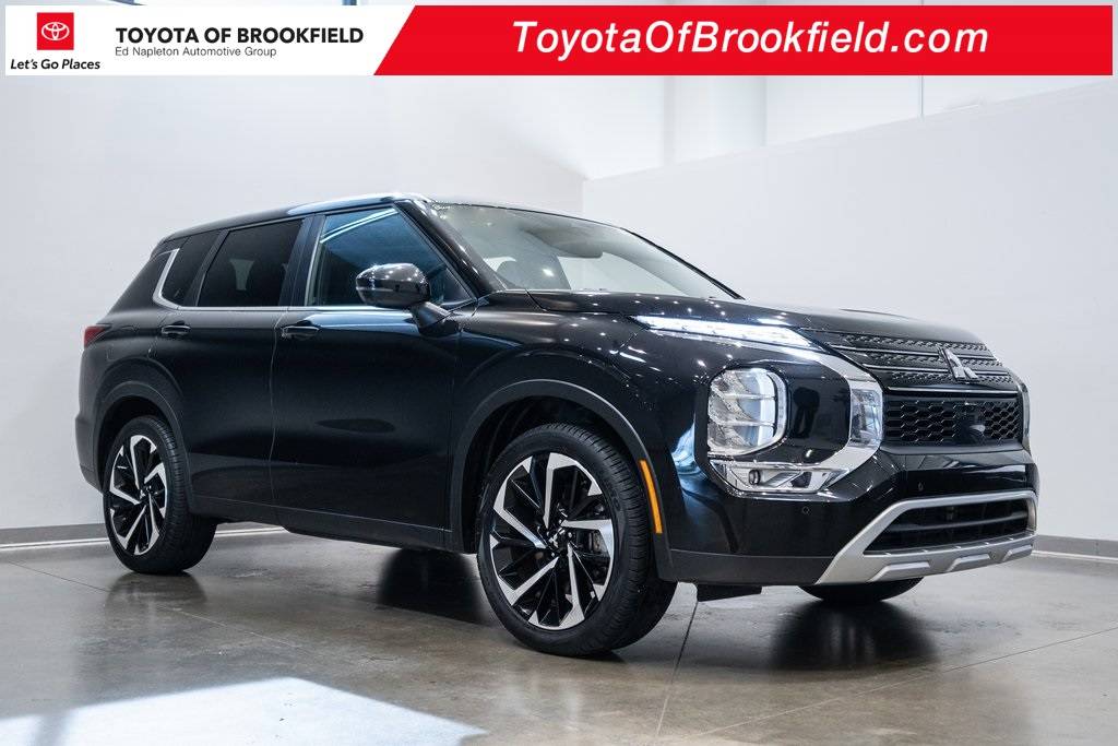 2024 Mitsubishi Outlander SE — SUV — 54,282 mi — Brookfield, WI