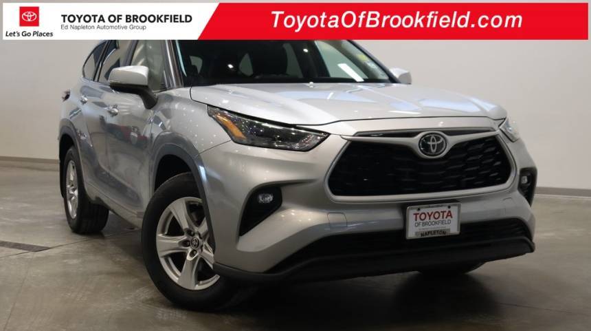 2024 Toyota Highlander LE — SUV — 21,177 mi — Brookfield, WI