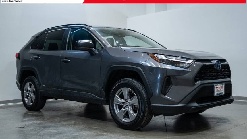 2024 Toyota RAV4 Hybrid LE — SUV — 21,882 mi — Brookfield, WI
