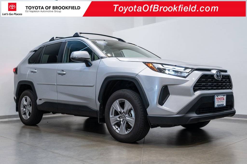 2025 Toyota RAV4 Hybrid XLE — SUV — 5,314 mi — Brookfield, WI