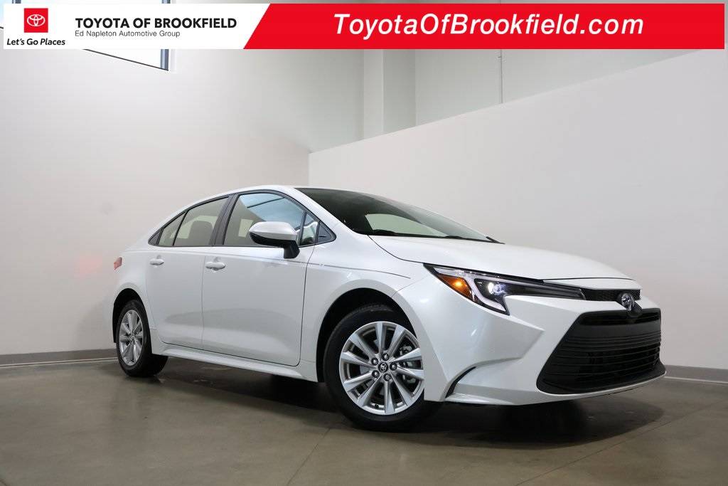 2024 Toyota Corolla Hybrid LE — Sedan — 3,385 mi — Brookfield, WI