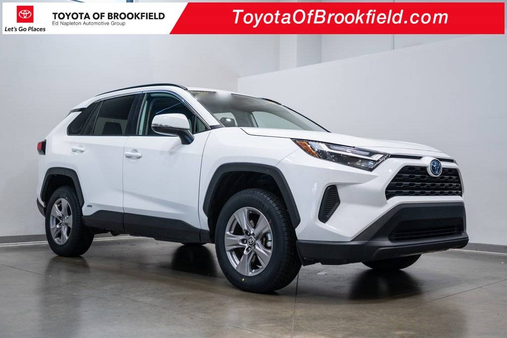 2024 Toyota RAV4 Hybrid XLE — SUV — 43,641 mi — Brookfield, WI