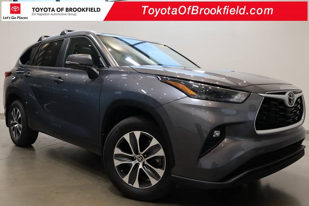 2023 Toyota Highlander XLE — SUV — 39,225 mi — Brookfield, WI