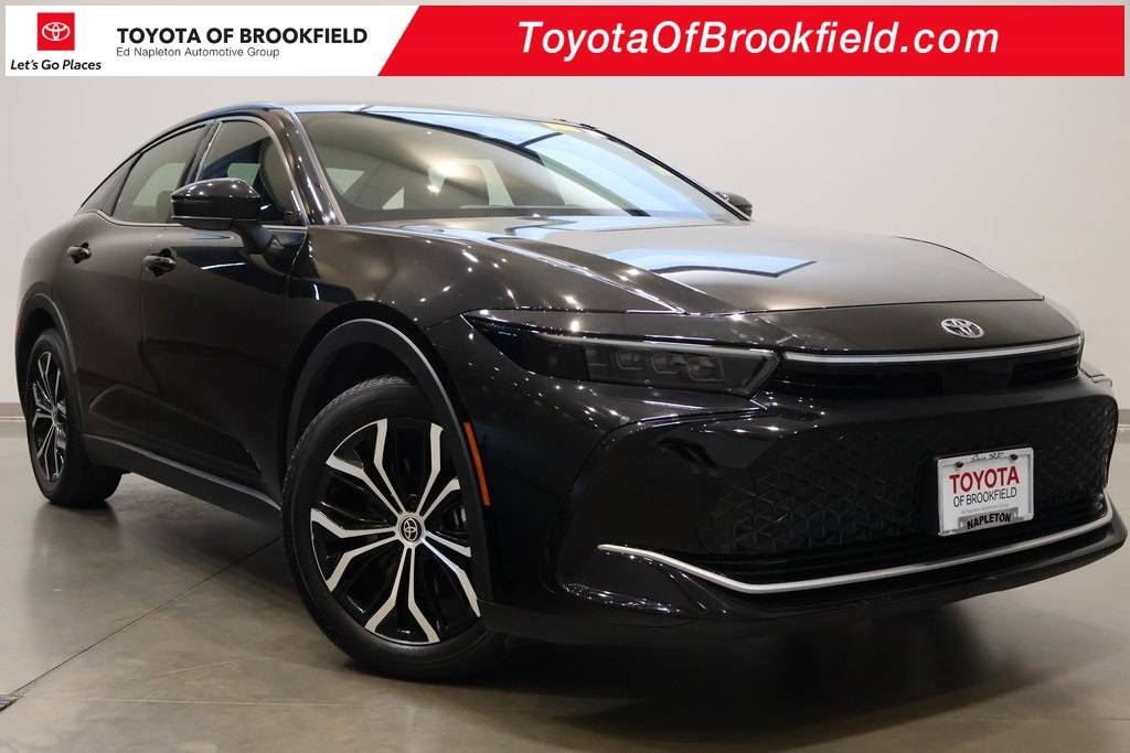 2024 Toyota Crown Limited — Sedan — 24,496 mi — Brookfield, WI