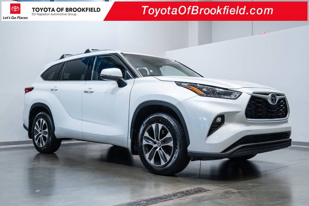 2022 Toyota Highlander XLE — SUV — 65,706 mi — Brookfield, WI