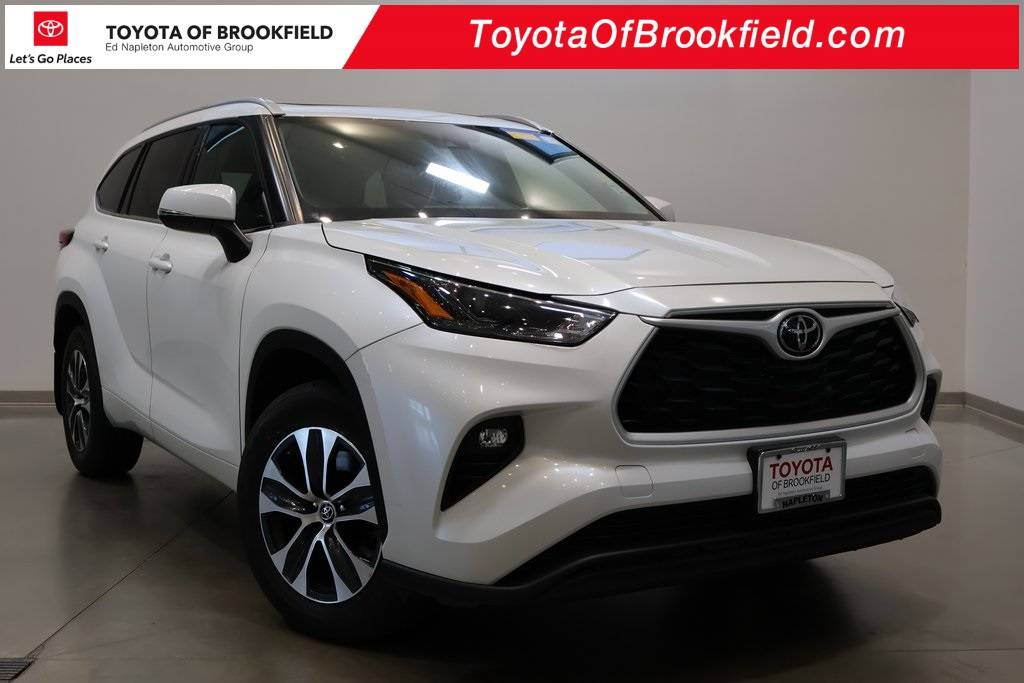 2022 Toyota Highlander XLE — SUV — 37,250 mi — Brookfield, WI