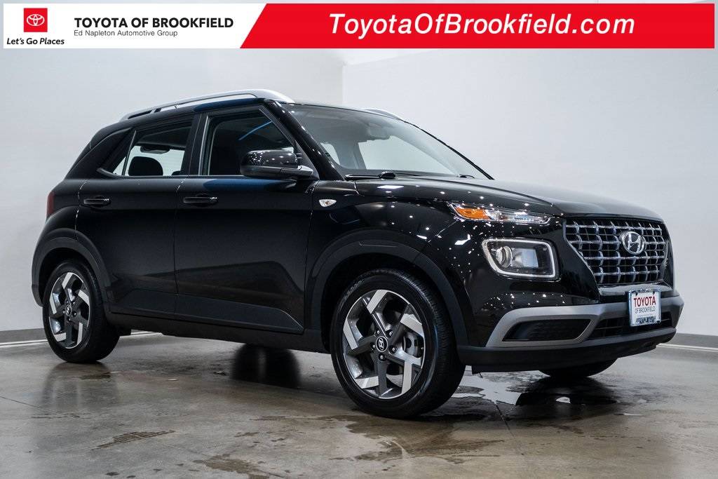 2023 Hyundai Venue SEL — SUV — 24,197 mi — Brookfield, WI