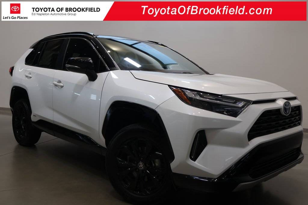 2024 Toyota RAV4 Hybrid XSE — SUV — 11,124 mi — Brookfield, WI