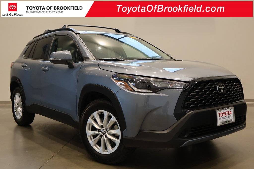 2024 Toyota Corolla Cross LE — SUV — 11,864 mi — Brookfield, WI