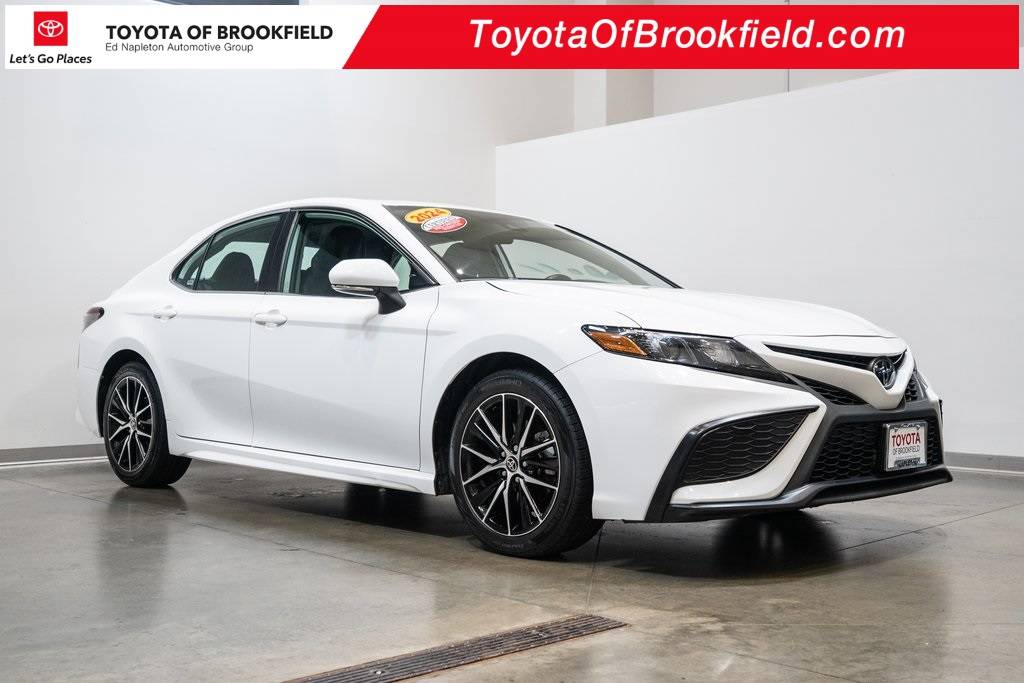 2024 Toyota Camry SE — Sedan — 42,797 mi — Brookfield, WI