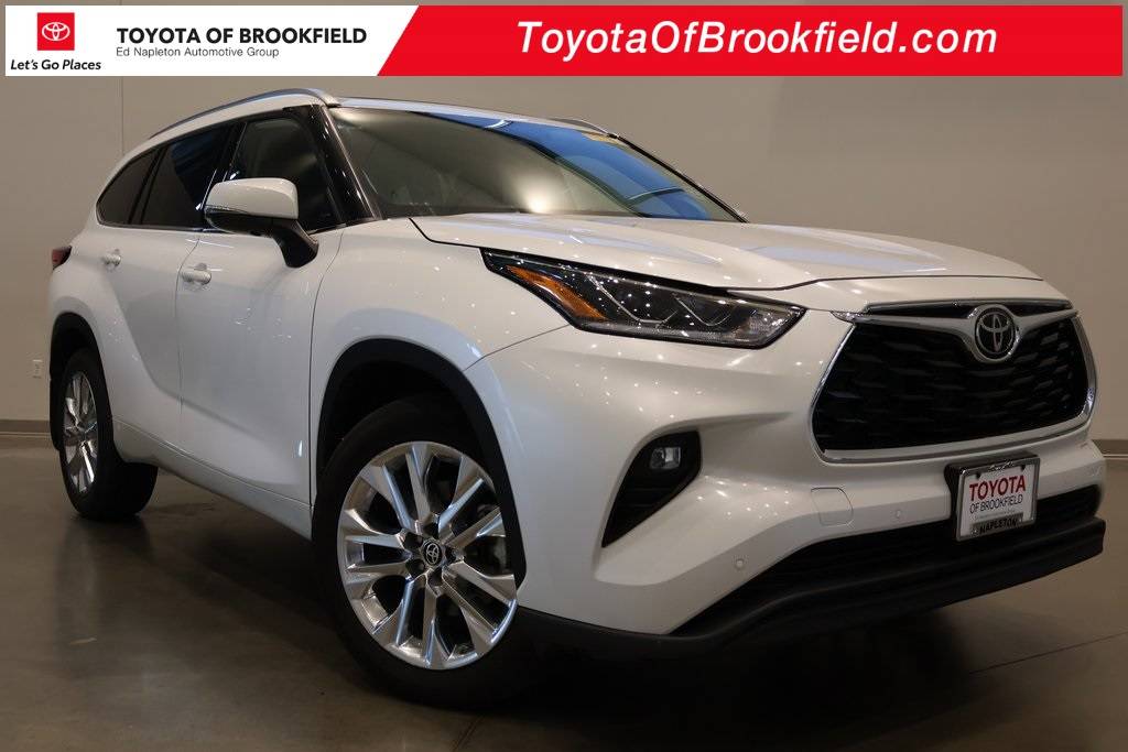 2023 Toyota Highlander Limited — SUV — 33,448 mi — Brookfield, WI