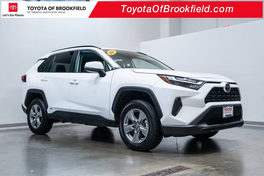 2025 Toyota RAV4 Hybrid XLE — SUV — 15,780 mi — Brookfield, WI