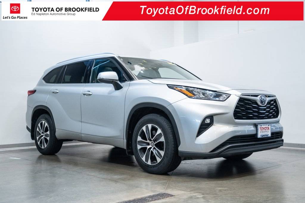 2020 Toyota Highlander XLE — SUV — 42,206 mi — Brookfield, WI