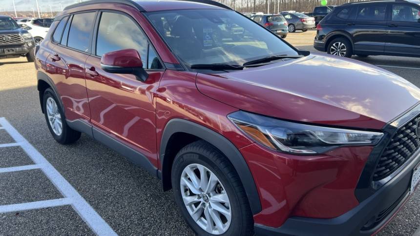 2022 Toyota Corolla Cross LE — SUV — 37,416 mi — Brookfield, WI
