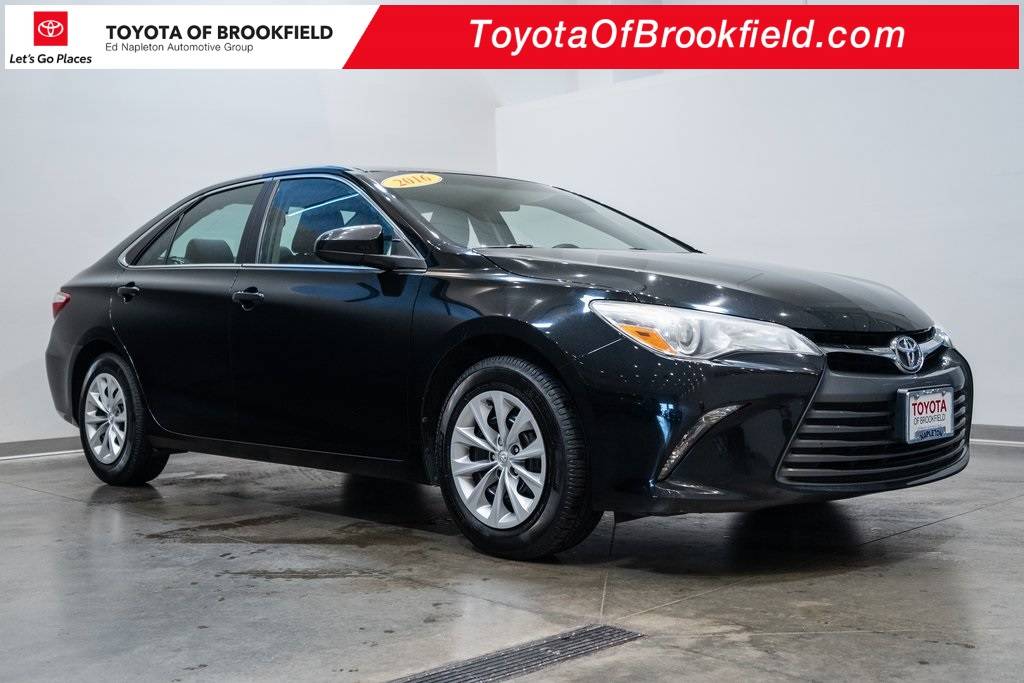 2016 Toyota Camry LE — Sedan — 165,222 mi — Brookfield, WI