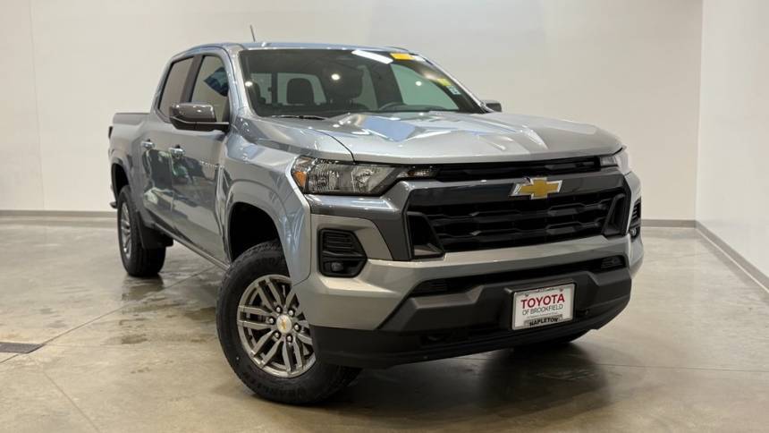 2023 Chevrolet Colorado LT — Pickup Truck — 10,395 mi — Brookfield, WI