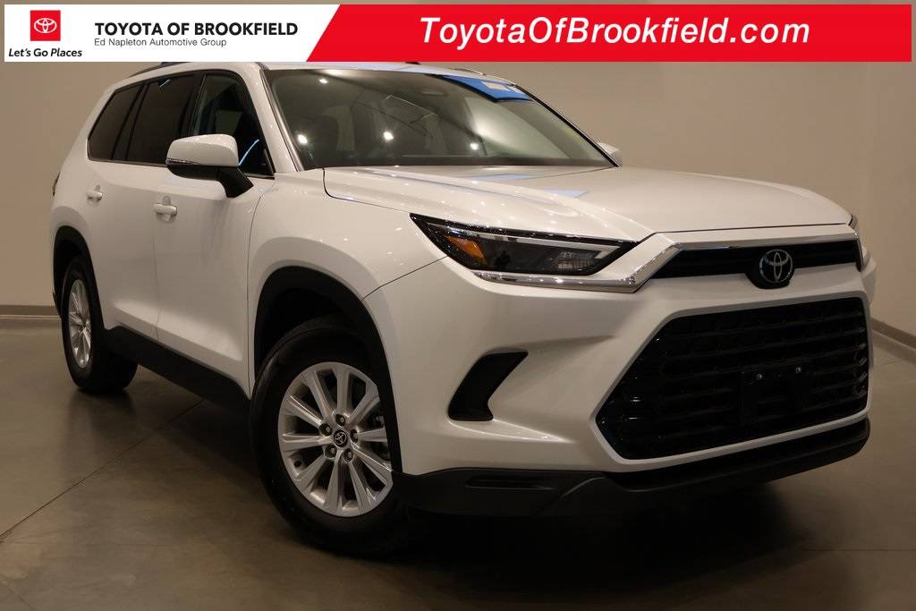 2024 Toyota Grand Highlander XLE — SUV — 13,633 mi — Brookfield, WI