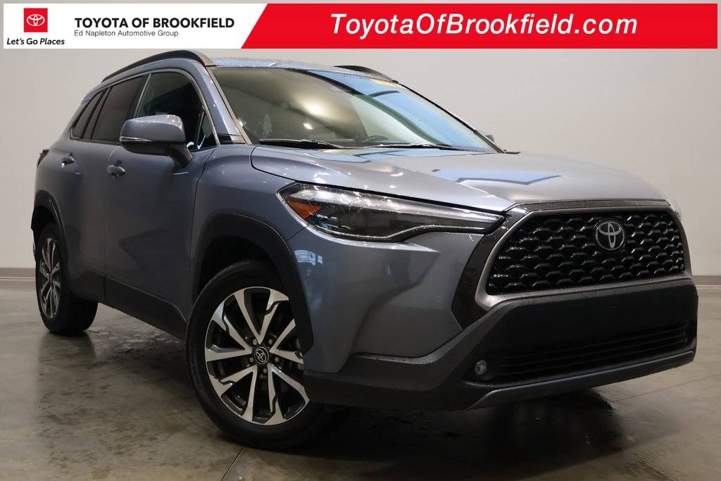 2023 Toyota Corolla Cross XLE — SUV — 48,521 mi — Brookfield, WI