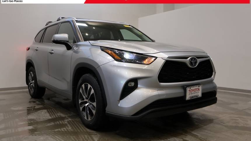 2022 Toyota Highlander XLE — SUV — 37,028 mi — Brookfield, WI