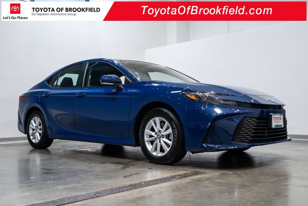 2025 Toyota Camry Hybrid XSE — Sedan — 14,210 mi — Brookfield, WI