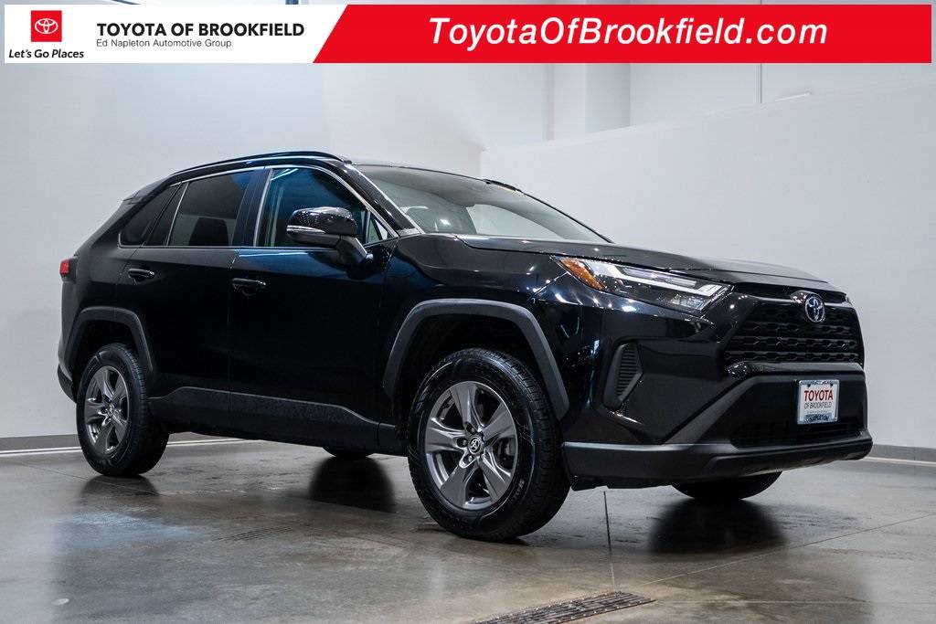 2024 Toyota RAV4 XLE — SUV — 32,183 mi — Brookfield, WI