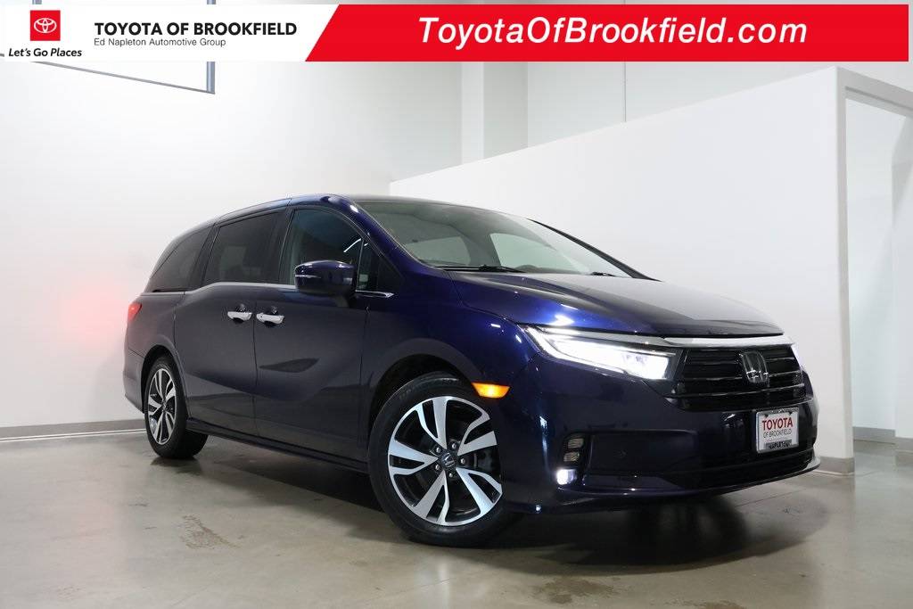 2022 Honda Odyssey Touring — Minivan — 24,879 mi — Brookfield, WI