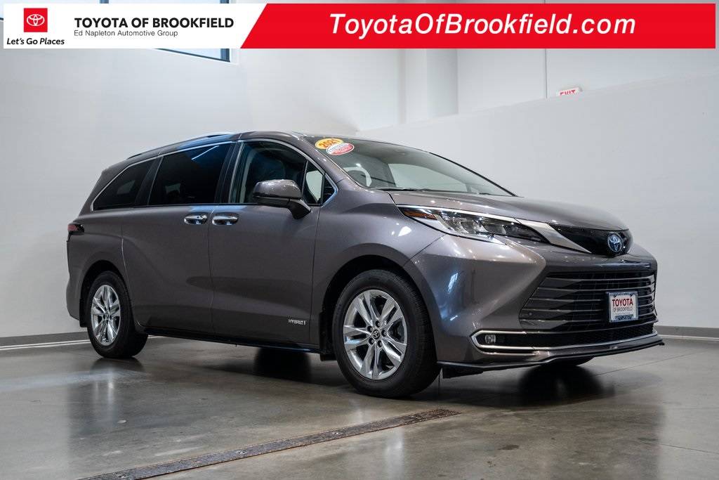 2021 Toyota Sienna Limited — Minivan — 95,488 mi — Brookfield, WI