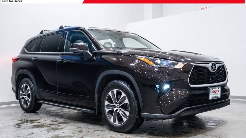 2022 Toyota Highlander XLE — SUV — 34,107 mi — Brookfield, WI