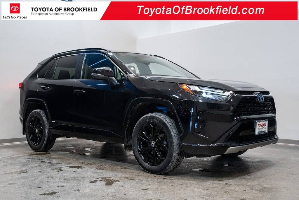 2022 Toyota RAV4 Hybrid SE — SUV — 29,660 mi — Brookfield, WI