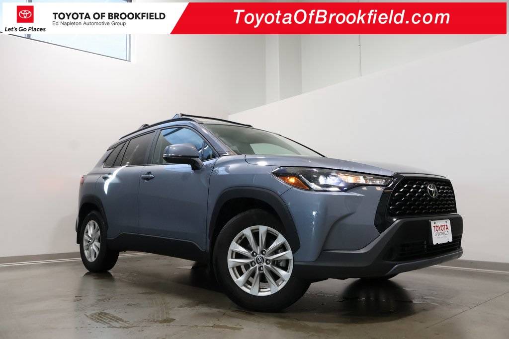 2022 Toyota Corolla Cross LE — SUV — 16,097 mi — Brookfield, WI