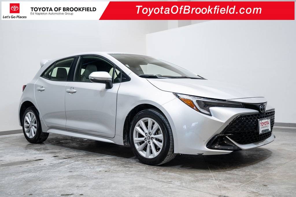 2023 Toyota Corolla Hatchback SE — Hatchback — 24,706 mi — Brookfield, WI