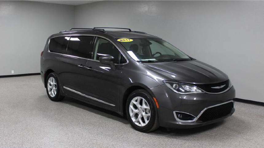 2017 Chrysler Pacifica Touring L — Minivan — 125,148 mi — Tucson, AZ