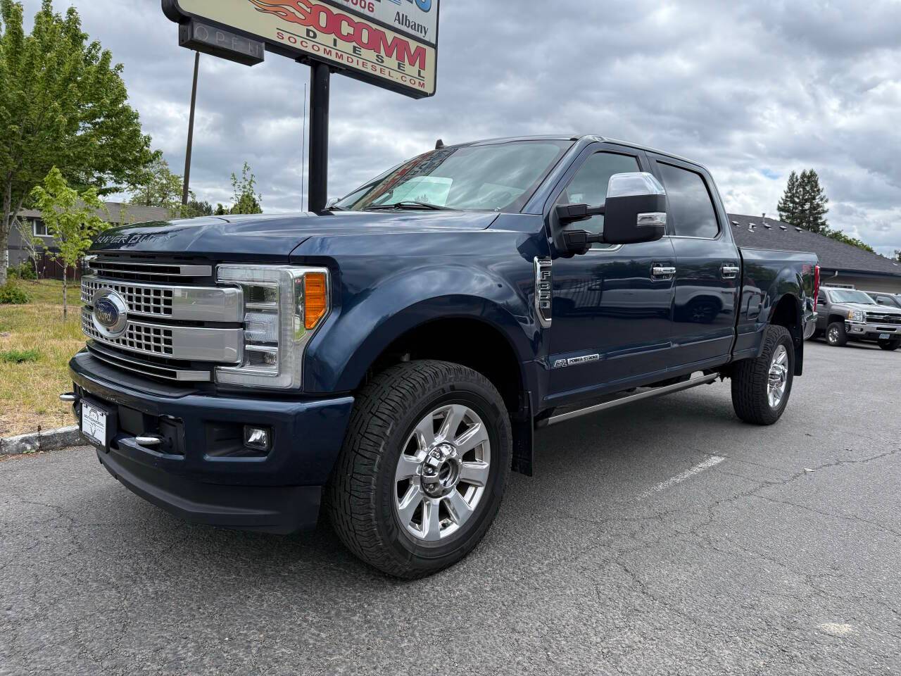 2019 Ford Super Duty F-350 Platinum — Pickup Truck — 67,052 mi — Albany, OR
